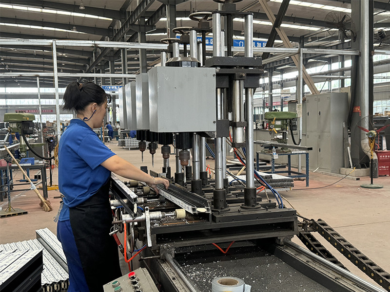 Shiny-Control Technology Develop (Beijing) Co., Ltd. สายการผลิตของผู้ผลิต